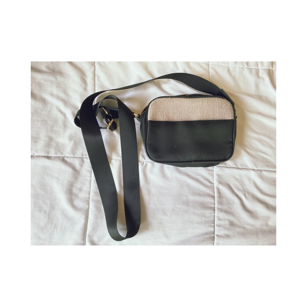 Black Casual Crossover Purse